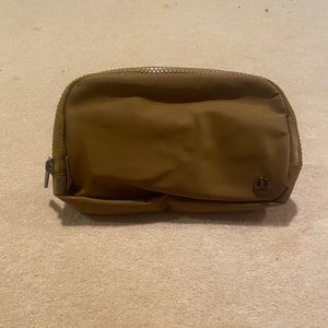NWT Lululemon Everywhere Belt Bag in Burnt Caramel